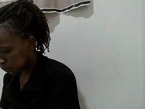 Snapshot of prettybeee chatting on November 2, 2025, 10:04 pm prettybeee online show from November 2, 2025, 10:04 pm