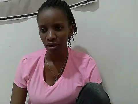 Snapshot of prettybeee chatting on November 8, 2025, 6:55 pm prettybeee online show from November 8, 2025, 6:55 pm