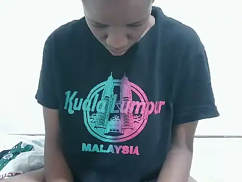 Snapshot of prettybeee chatting on November 3, 2025, 3:48 pm prettybeee online show from November 3, 2025, 3:48 pm