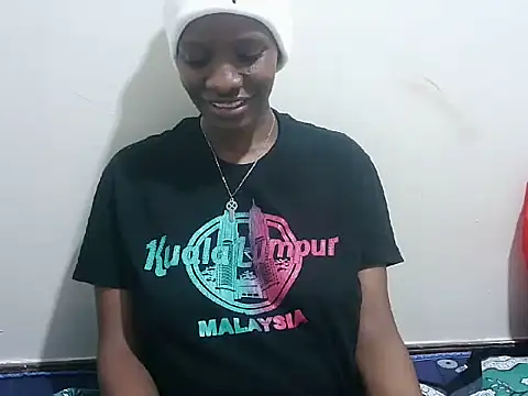 Snapshot of prettybeee chatting on December 5, 2025, 8:17 pm prettybeee online show from December 5, 2025, 8:17 pm