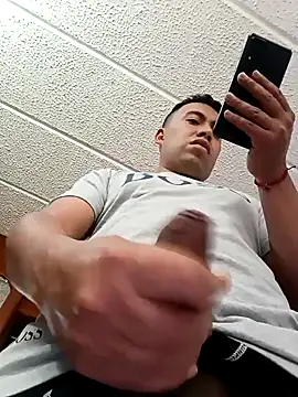 Diego leon27 online show from February 11, 2025, 1:51 pm