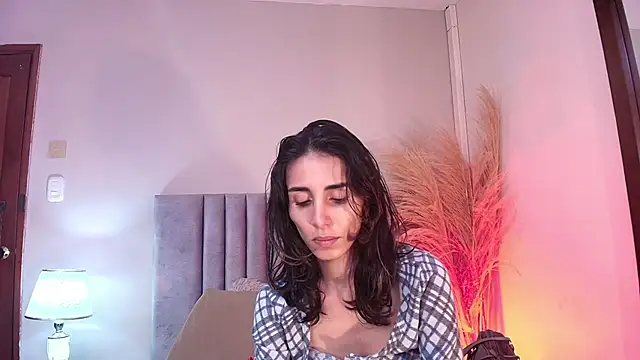 Nina Cavaali online show from September 30, 2025, 6:03 pm