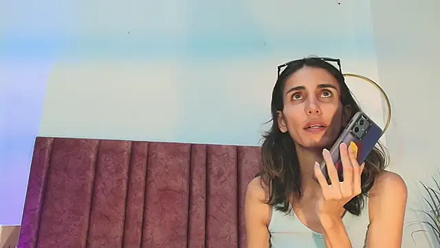 Nina Cavaali online show from September 27, 2025, 6:25 pm