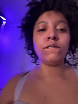 Snapshot of michell_bling1 chatting on March 15, 2025, 8:48 am michell bling1 online show from March 15, 2025, 8:48 am