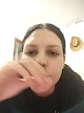 Mia Hampton online show from March 31, 2026, 9:06 pm