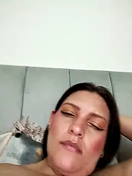 Mia Hampton online show from March 7, 2025, 10:21 pm