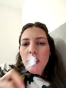 Mia Hampton online show from March 14, 2025, 5:46 pm