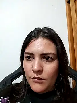 Mia Hampton online show from December 17, 2025, 2:16 am