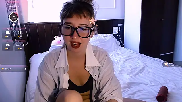 Snapshot of Cosmo_Riri chatting on February 1, 2025, 5:49 am Cosmo Riri online show from February 1, 2025, 5:49 am