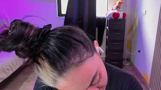 Snapshot of Cuttiealice chatting on November 12, 2025, 4:44 pm Cuttiealice online show from November 12, 2025, 4:44 pm