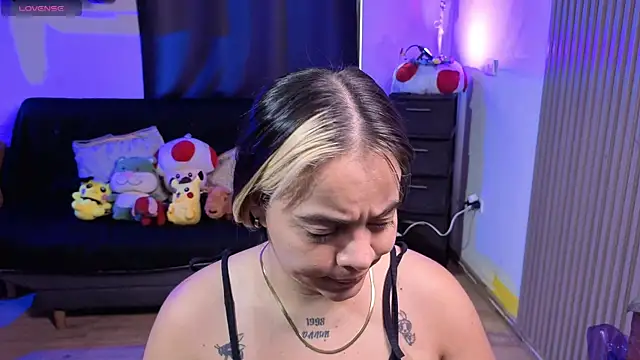 Snapshot of Cuttiealice chatting on December 14, 2025, 12:33 pm Cuttiealice online show from December 14, 2025, 12:33 pm