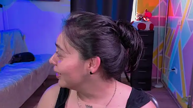 Snapshot of Cuttiealice chatting on November 11, 2025, 2:34 pm Cuttiealice online show from November 11, 2025, 2:34 pm