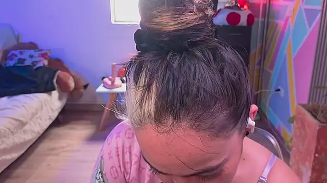 Snapshot of Cuttiealice chatting on November 10, 2025, 5:07 pm Cuttiealice online show from November 10, 2025, 5:07 pm