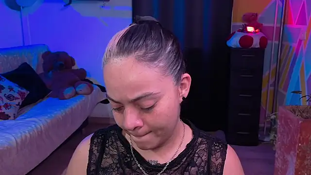 Snapshot of Cuttiealice chatting on November 8, 2025, 11:36 am Cuttiealice online show from November 8, 2025, 11:36 am