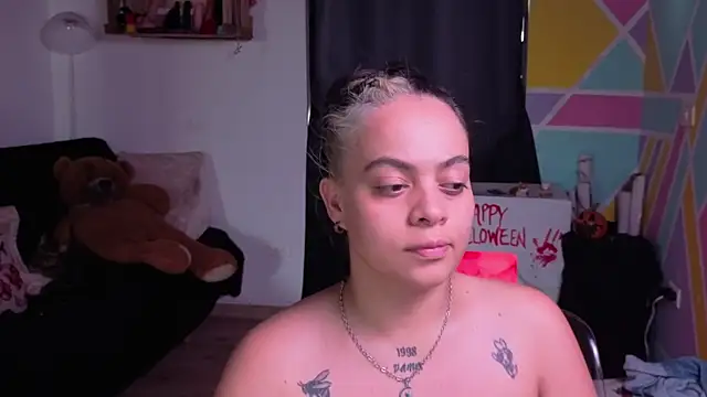 Snapshot of Cuttiealice chatting on October 31, 2025, 6:26 pm Cuttiealice online show from October 31, 2025, 6:26 pm