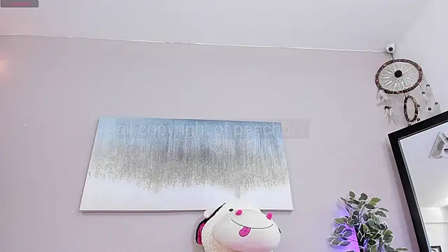 Briana Wells  online show from November 8, 2025, 1:36 pm