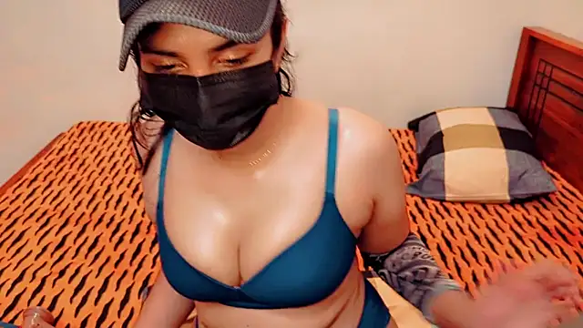 Kiara-Tanvi online show from February 23, 2025, 8:33 pm