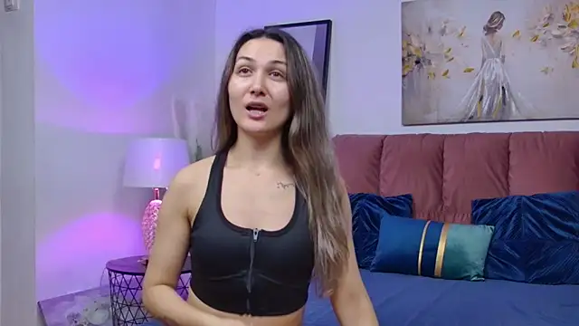 NicolLopeze online show from February 4, 2026, 4:57 pm