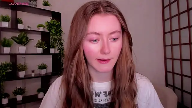 KateCuddle online show from December 16, 2025, 2:27 am