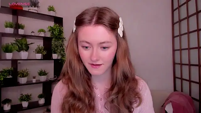 KateCuddle online show from April 6, 2026, 2:51 am