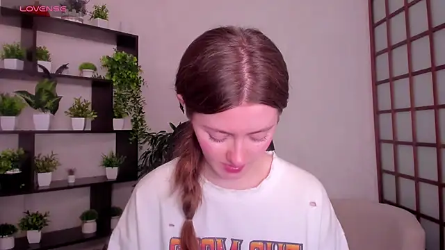 KateCuddle online show from November 26, 2025, 2:22 am