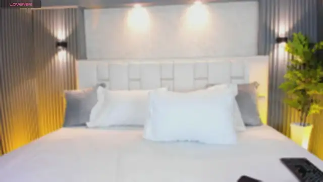 ValeriaGarcia online show from March 11, 2026, 11:59 am