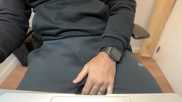 rickyi2023 online show from November 5, 2025, 1:58 pm