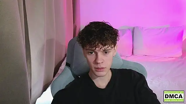 cute thomas online show from February 25, 2026, 11:21 am