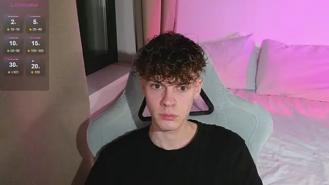 cute thomas online show from May 13, 2026, 8:16 pm