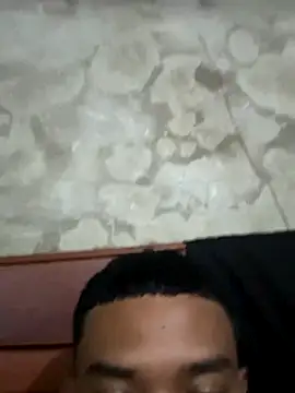 suarezz online show from October 3, 2025, 1:42 am