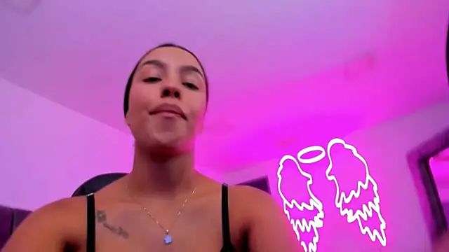 xiomara  cortes online show from November 4, 2025, 7:39 pm