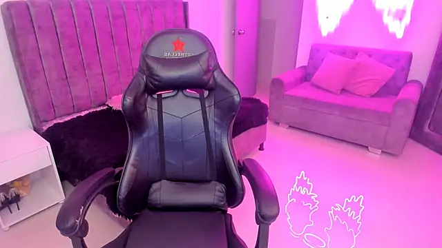 xiomara  cortes online show from November 13, 2025, 7:29 pm