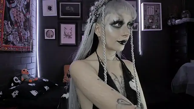 Snapshot of insania_9999_ chatting on December 19, 2025, 4:31 pm insania 9999 online show from December 19, 2025, 4:31 pm