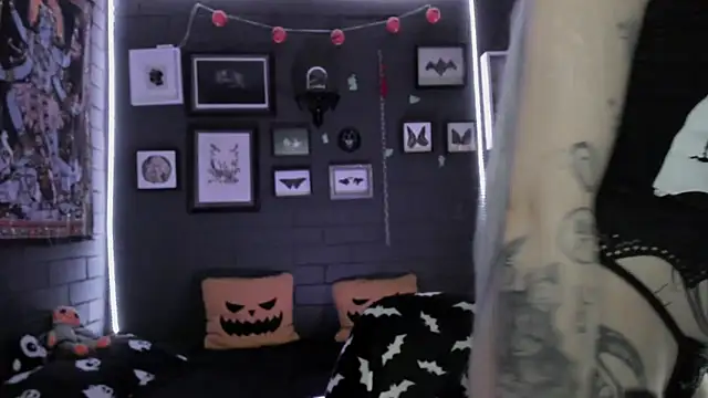 Snapshot of insania_9999_ chatting on December 20, 2025, 5:05 pm insania 9999 online show from December 20, 2025, 5:05 pm