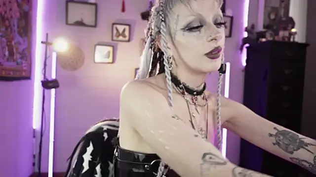 Snapshot of insania_9999_ chatting on February 14, 2026, 4:07 pm insania 9999 online show from February 14, 2026, 4:07 pm