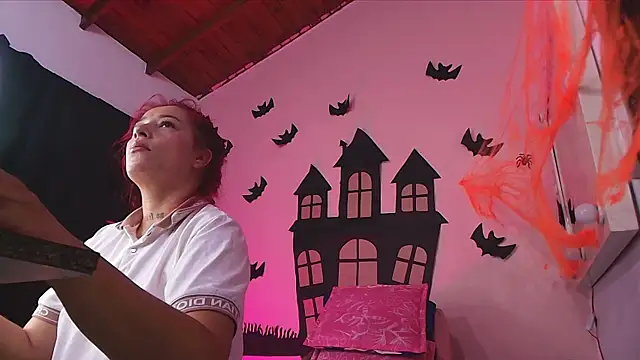 Snapshot of celeste_sea chatting on October 22, 2025, 7:13 pm celeste sea online show from October 22, 2025, 7:13 pm