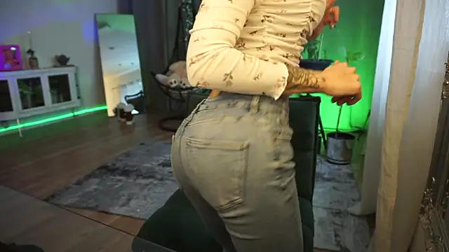 LaraPunkt online show from January 7, 2026, 10:53 am