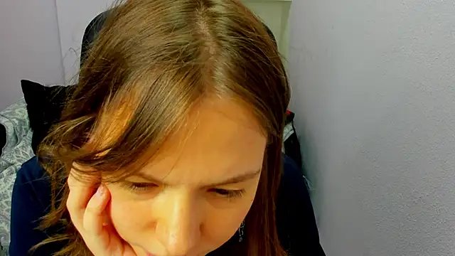 Persephoni online show from April 19, 2026, 10:27 am