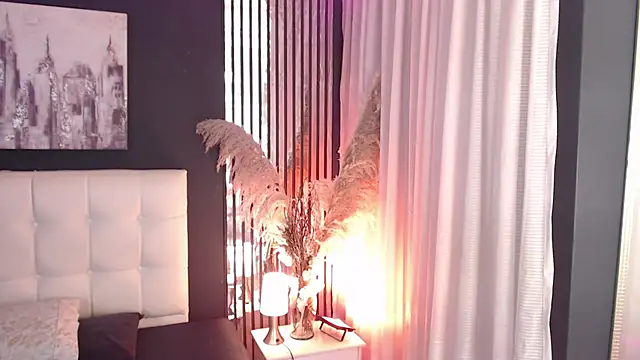 LiaVillalobos online show from March 17, 2026, 12:08 pm