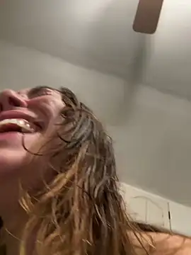 LeaGambit   online show from February 17, 2025, 1:44 pm