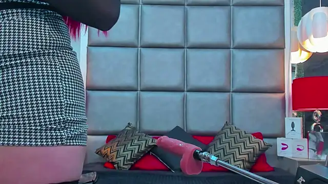 AllissaBrowm online show from April 21, 2026, 4:46 pm