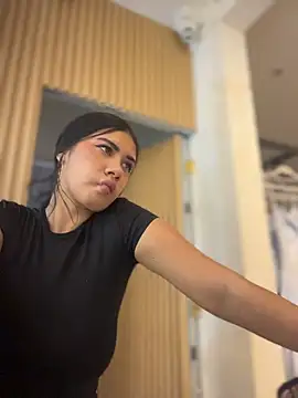 Snapshot of clarachanelricek chatting on November 4, 2025, 7:06 pm clarachanelricek online show from November 4, 2025, 7:06 pm