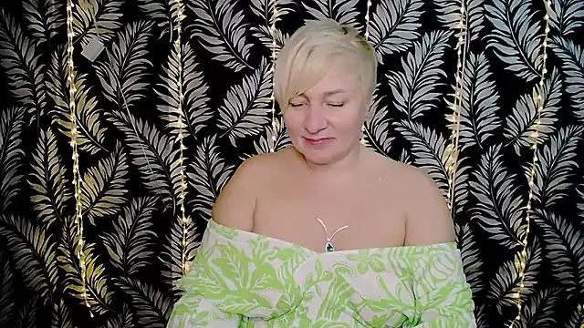 Olivia playful online show from February 17, 2025, 3:44 pm