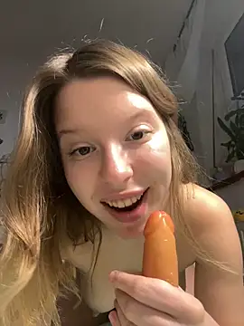 kimczii online show from March 9, 2026, 11:58 am