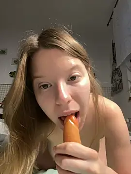 Snapshot of kimczii chatting on May 20, 2026, 6:21 am kimczii online show from May 20, 2026, 6:21 am