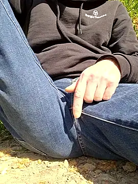 eddouxxx78 online show from April 22, 2026, 8:43 am