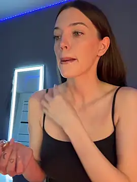 julia fly online show from March 16, 2025, 7:26 am