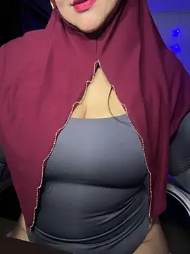 Snapshot of Jameela chatting on November 5, 2025, 11:30 pm Jameela online show from November 5, 2025, 11:30 pm