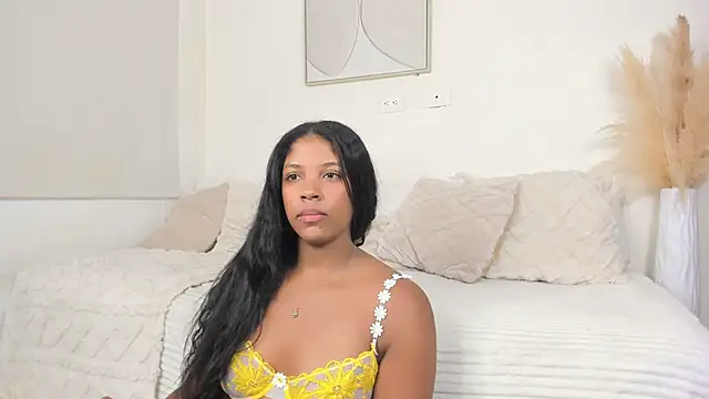 ZOEGARNER01 online show from May 27, 2026, 7:43 pm
