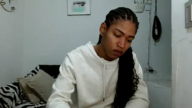 angelamarie1 online show from April 9, 2026, 11:38 am